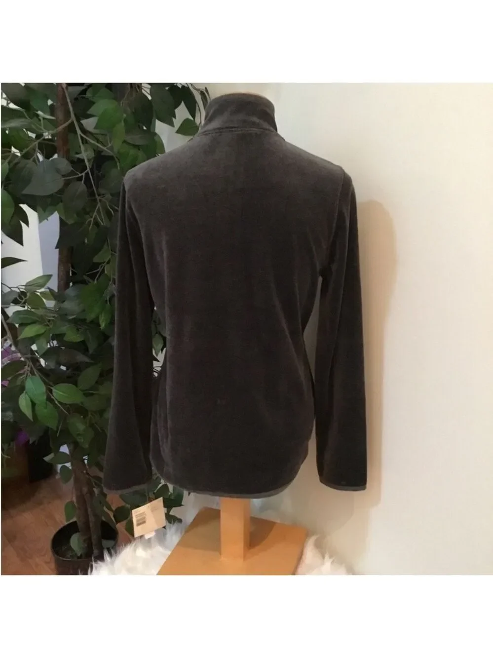 Liz Claiborne Woman’s medium full zip jacket high neck dark gray velour